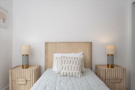 Brand New 3 Bed Townhome In Grandview Woodland - Photo 2