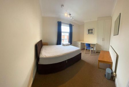 6 bedroom semi-detached house to rent - Photo 4