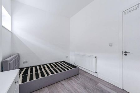 2 bedroom maisonette to rent - Photo 4