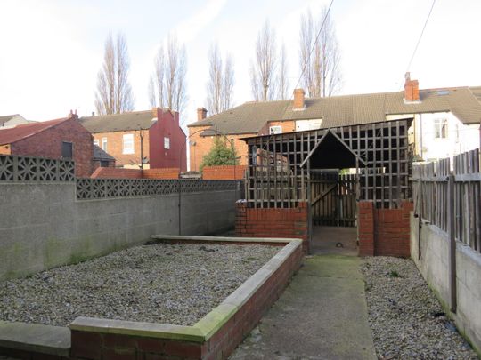 Lower Oxford Street, Castleford - Photo 1