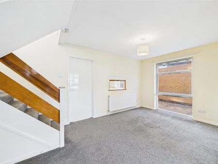 4 bedroom detached house to rent - Photo 4