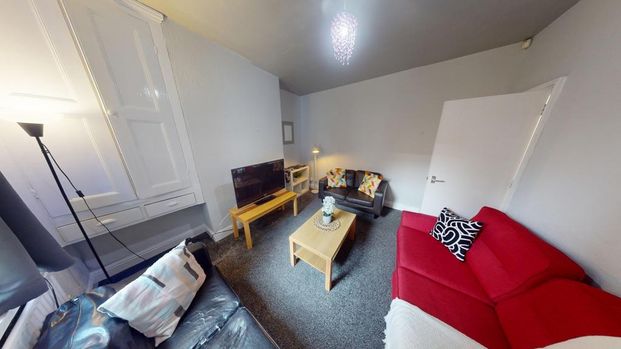 3 bedroom terraced house to rent - Photo 1