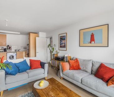 1 Bed Flat, Biggerstaff Road, E15 - Photo 1