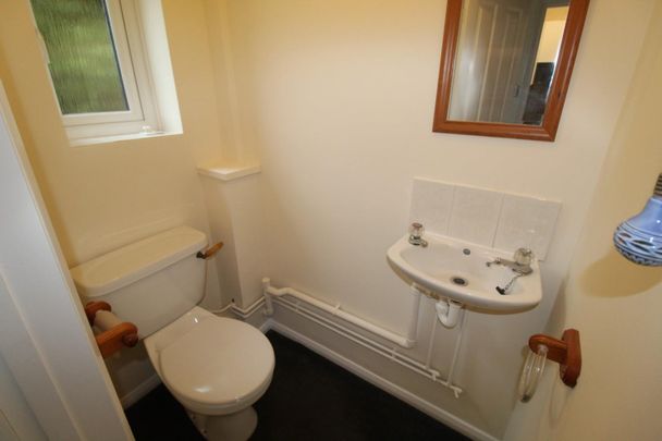 2 bedroom House To Let - Photo 1