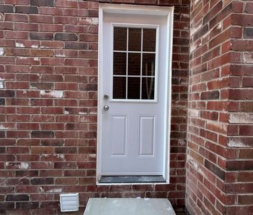 For Lease - 7 Locomotive Crescent Unit# Basement Unit, Brampton, On... - Photo 2