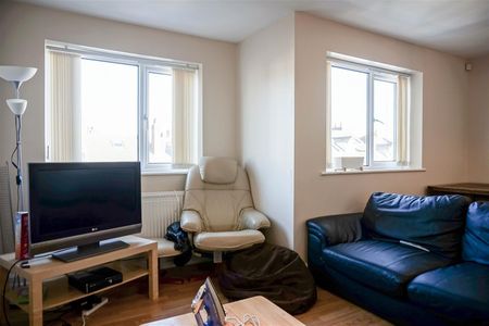 Flat 3a, 21-25 Headingley Ave, Headingley, Leeds, LS6 3EP - Photo 4