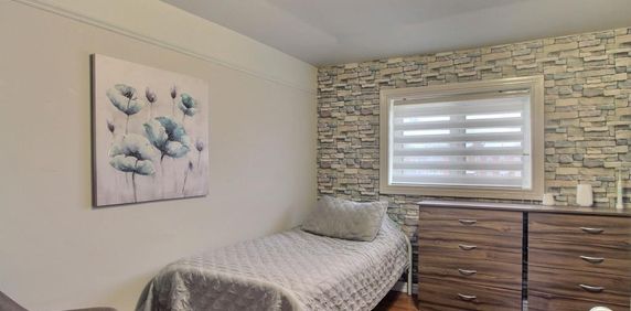 COLOCATION - Photo 2