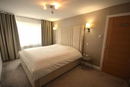 4 bedroom townhouse to rent - Photo 5