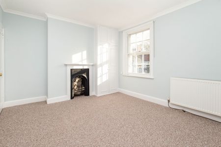 3 bedroom mid-terrace to rent Orchard Street, Chichester PO19 - Photo 5