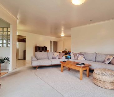 3 Bedroom Home available in time for Summer! - Photo 1