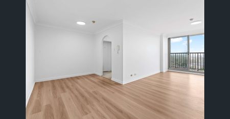 Gorgeous Two Bedroom Apartment with View - Photo 2
