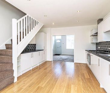 2 bedroom terraced house to rent - Photo 3