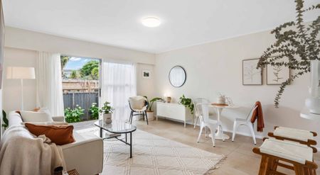 Recently Renovated near St Lukes Mall - Photo 2