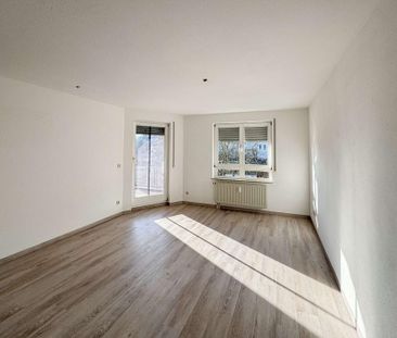 toll geschnittene 2-Raum-Wohnung mit großem Sonnenbalkon - Photo 2