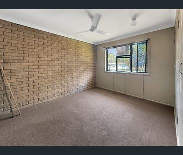 1/9 Hume Street, Norman Gardens, Qld 4701 - Photo 2