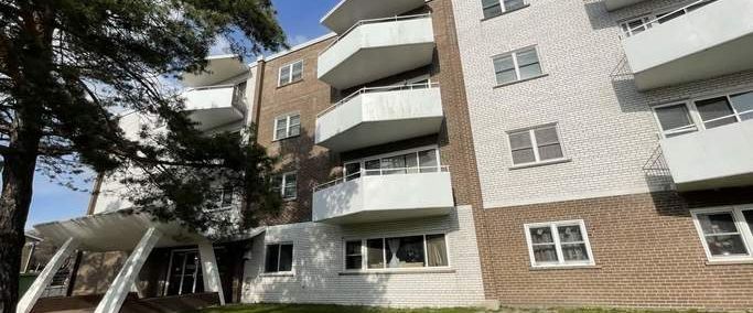 The Continental Apts - ALL INCLUSIVE | 18 Ferguson Ave, Sault Ste. Marie - Photo 1