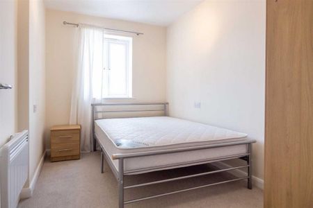 2 bedroom flat to rent - Photo 2
