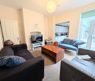 4 Bed Terraced House, Lace Street, NG7 - Photo 1