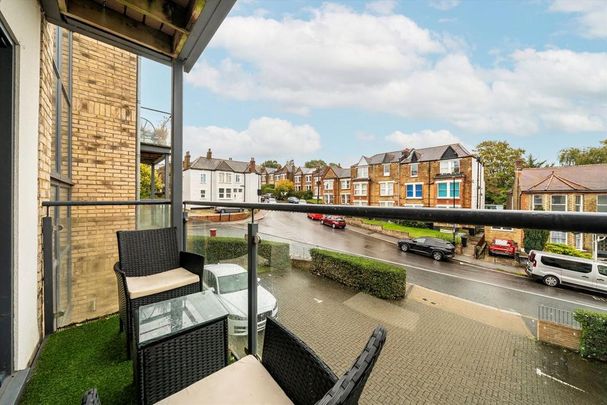 2 bedroom flat to rent - Photo 1