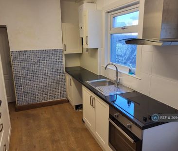 3 bedroom terraced house to rent - Photo 4