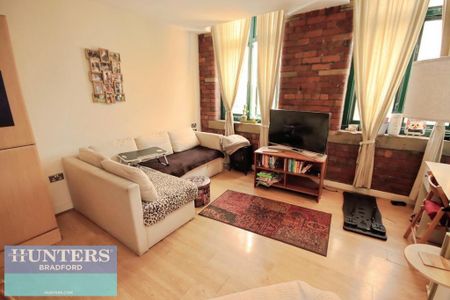 1 bedroom flat to rent - Photo 2