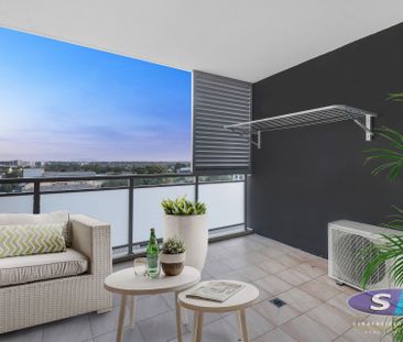 Modern unit with great views - Photo 5