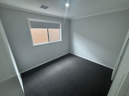 Lush Family Home In Sought After Location - Photo 3