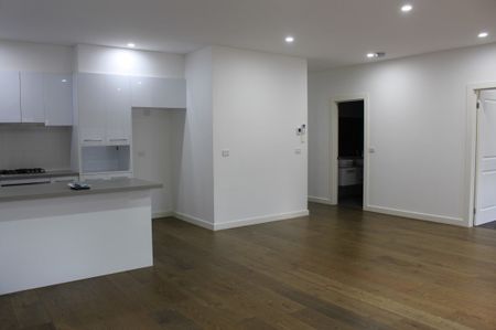 Conveniently located modern unit - Photo 5