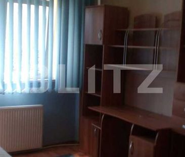 Apartament cu 4 camere, 75 mp, zona strazii Aurel Vlaicu - Fotografie 1