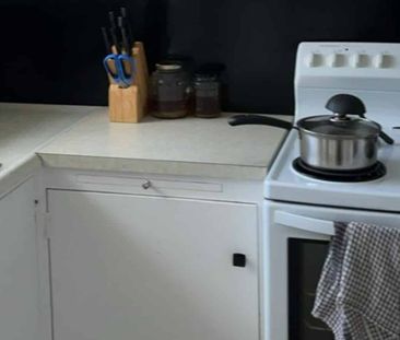 Cozy, convenient living - Photo 3