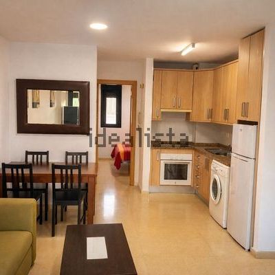 Alquiler de piso en Calle Guzmán el Bueno, 1 - Photo 1