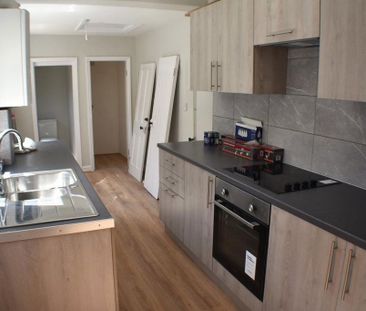 3 bedroom terraced house to rent - Photo 2