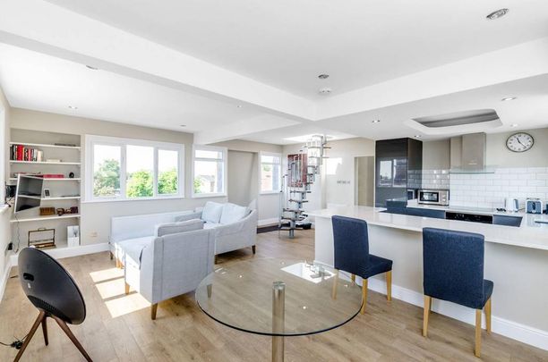 2 bedroom flat to rent - Photo 1