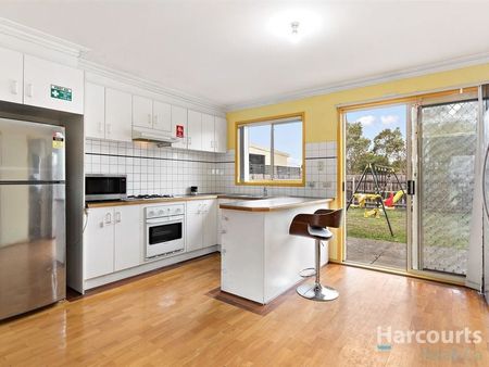 Charming 3-Bedroom Townhouse in Epping - Photo 4