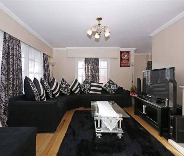 Ready to move in - Photo 1