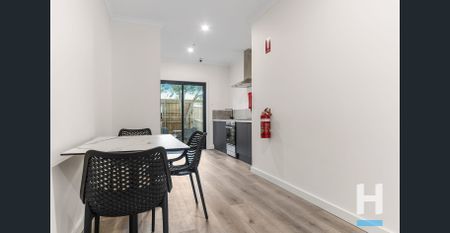 Furnished Studio Room! - Photo 2