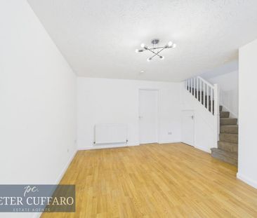 3 bedroom end of terrace house to rent - Photo 3