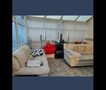 Room in a Shared House, King Alfred Avenue, SE6 - Photo 1