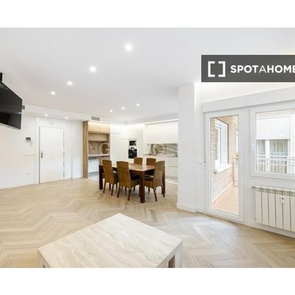 4 room luxury Apartment for rent in Madrid, Autonomous Region of Madrid - Photo 1