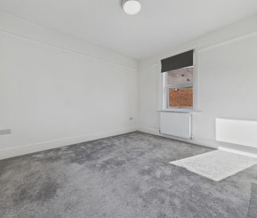 4 bedroom terraced house to rent - Photo 5