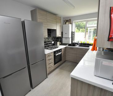 1 bedroom in a house share to rent - Photo 4