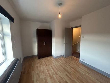 298 Donegall Avenue, Belfast, BT12 6LU - Photo 5