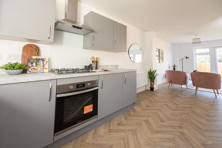 4 bedroom end of terrace house to rent - Photo 5