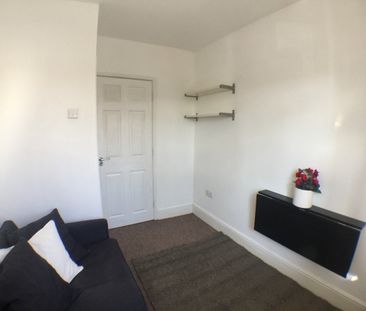 Room in a Shared House, East Ferry Road, E14 - Photo 1