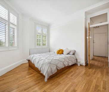 3 bedroom flat to rent - Photo 4