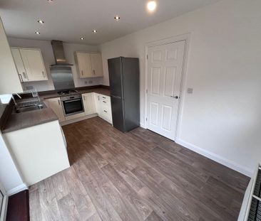 2 bedroom semi-detached house to rent - Photo 4