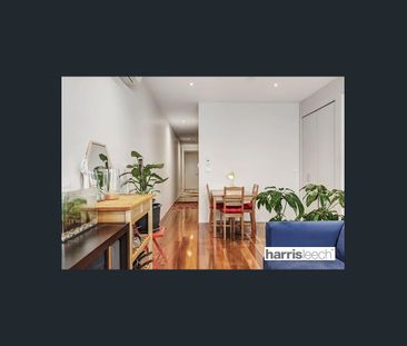 Modern Two Bedroom Apartment - Photo 1