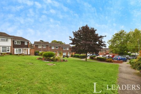 3 bedroom terraced to rent Broadoaks, Epping, CM16 - Photo 5