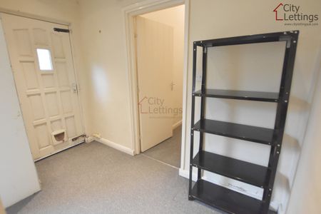 2 Bedroom Ground Floor Flat - Photo 4