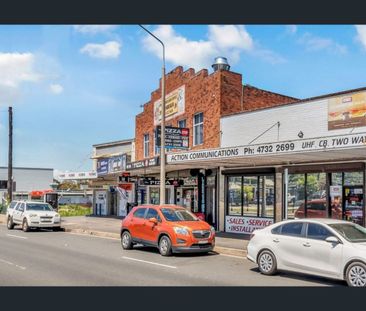 PERFECTLY LOCATED 2 BEDROOM UNIT - Photo 5